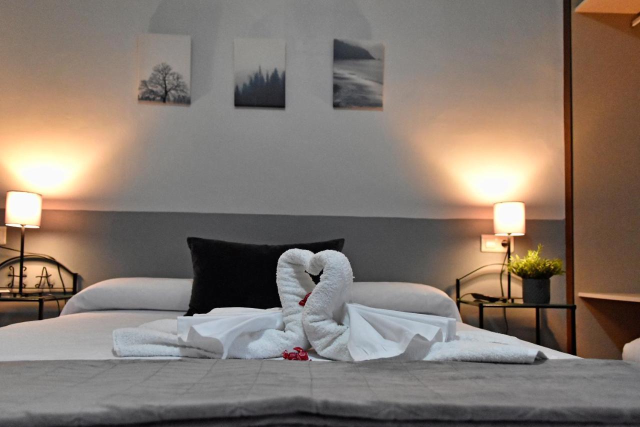 קורטס דה לה פרונטרה Hotel Rural & Restaurante Las Camaretas מראה חיצוני תמונה