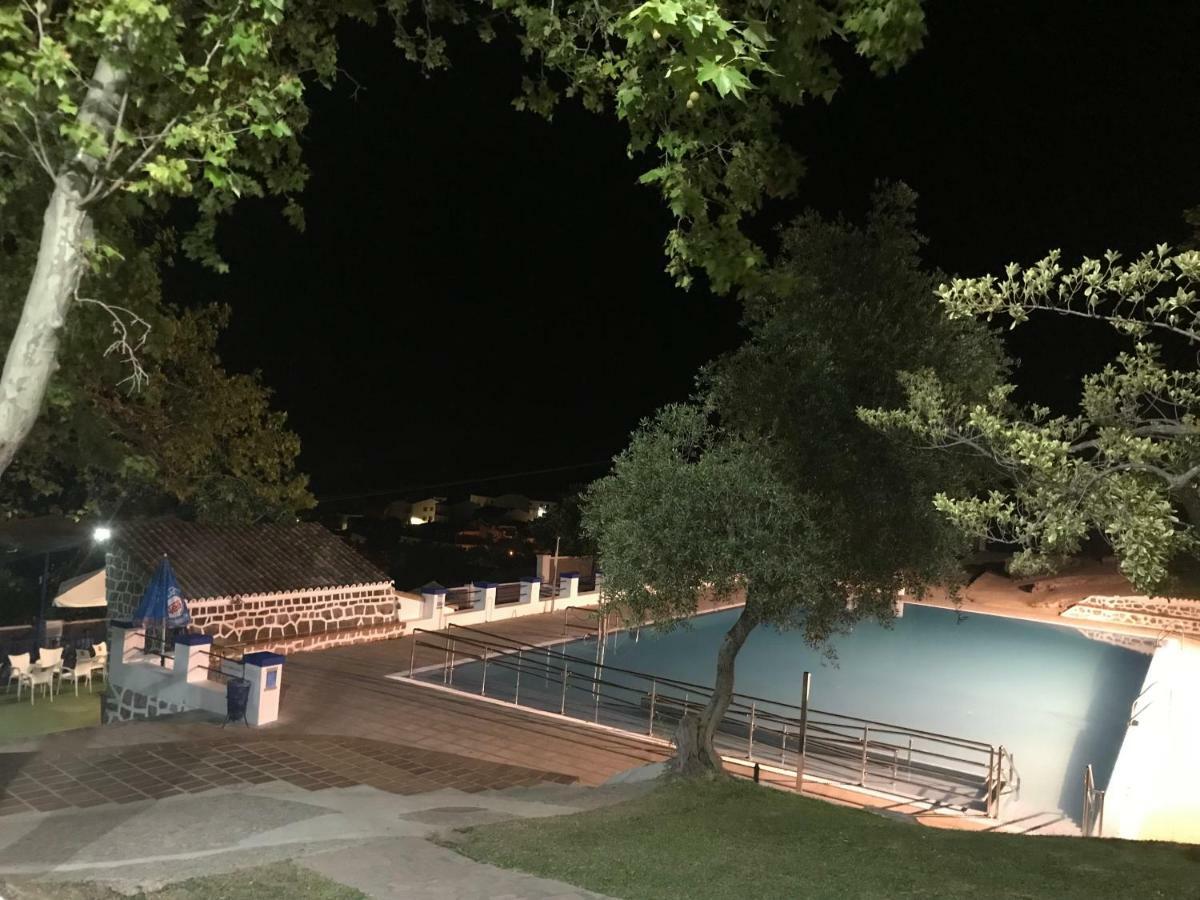 קורטס דה לה פרונטרה Hotel Rural & Restaurante Las Camaretas מראה חיצוני תמונה